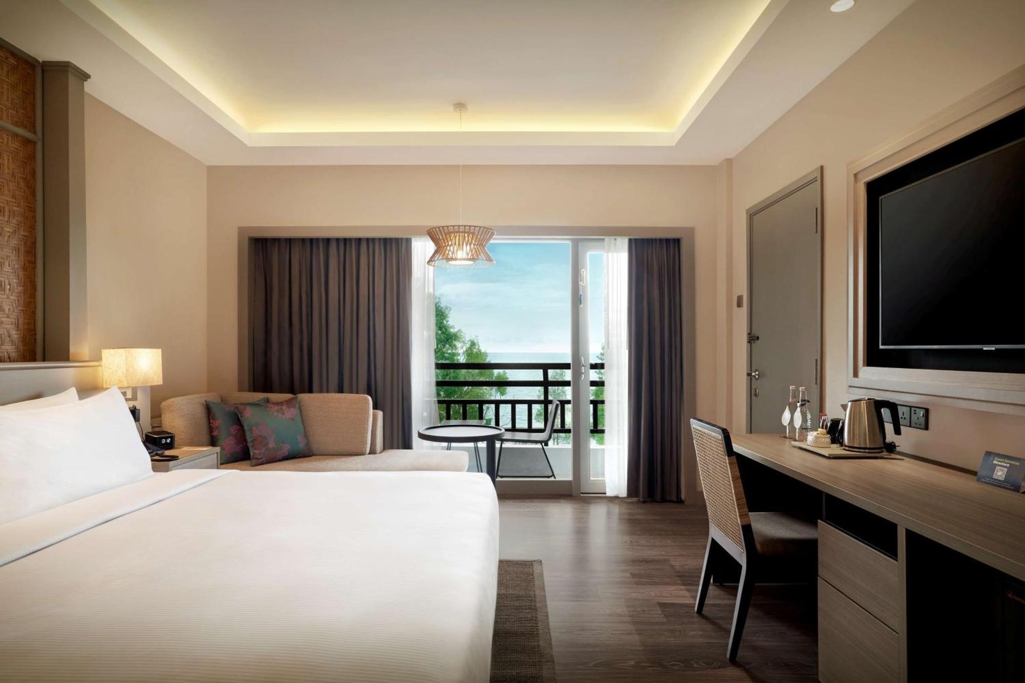 Doubletree By Hilton Damai Laut Hotell Lumut Eksteriør bilde