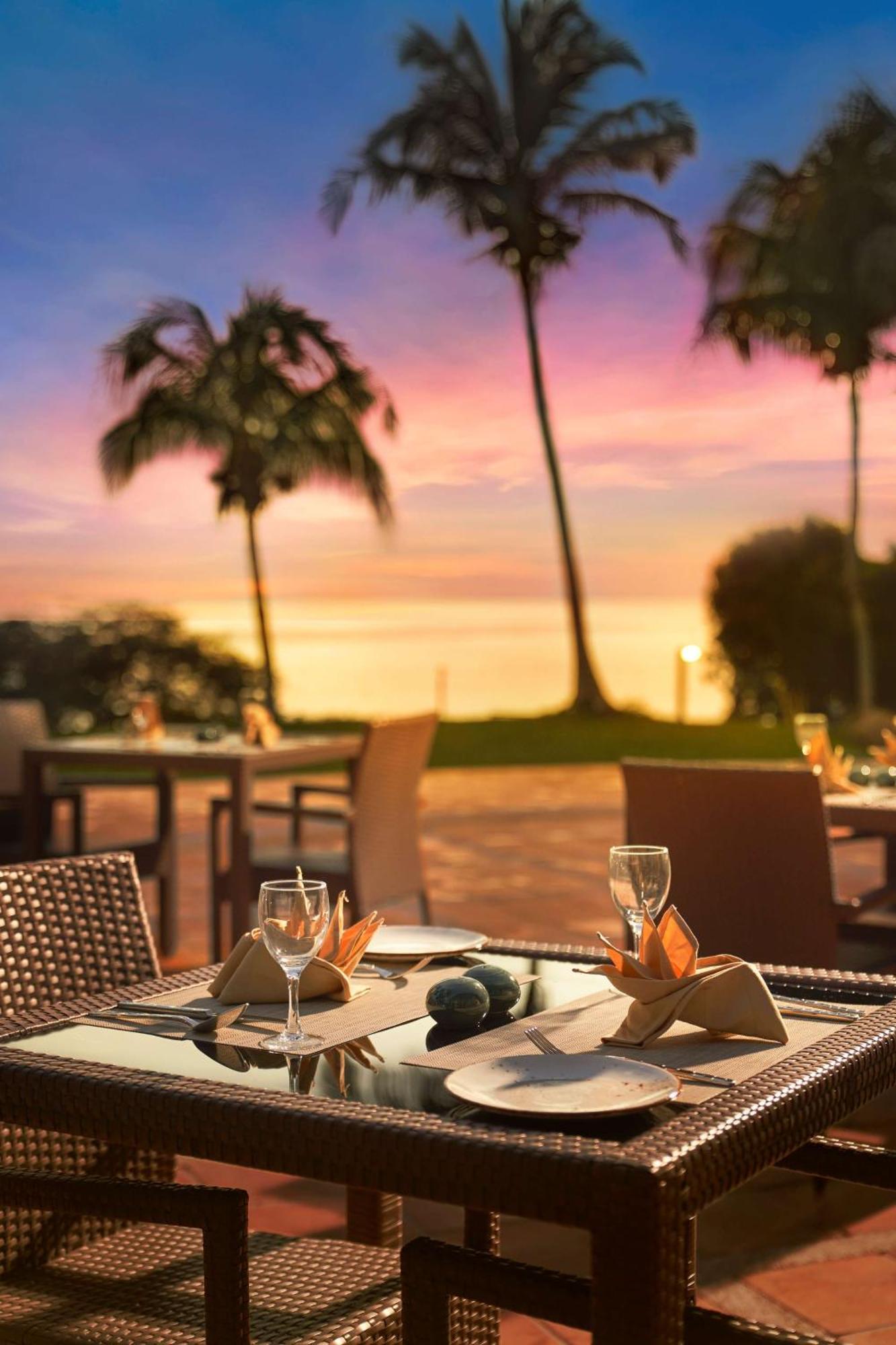 Doubletree By Hilton Damai Laut Hotell Lumut Eksteriør bilde